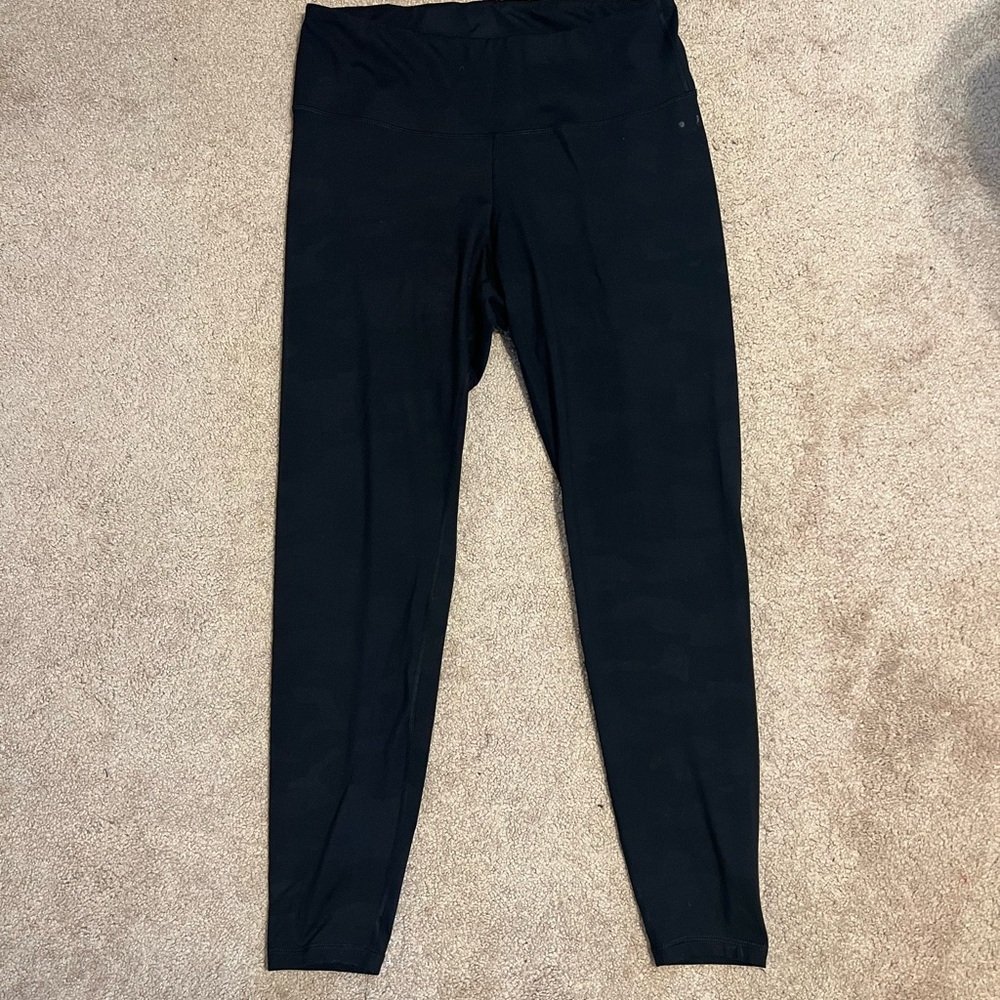 Old Navy Active Powersoft Leggings with camo design